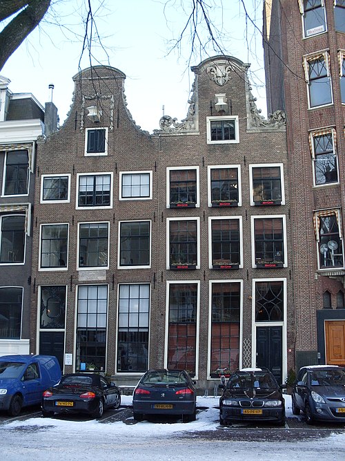Amsterdam'da, Descartes Westermarkt 6'da yaşıyordu (Maison Descartes, sol).